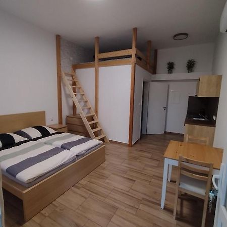 Ubytovani Zahrada Velke Pavlovice Bagian luar foto
